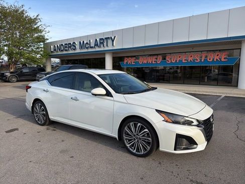 Used 2025 Nissan Altima 2.5 SL image 1