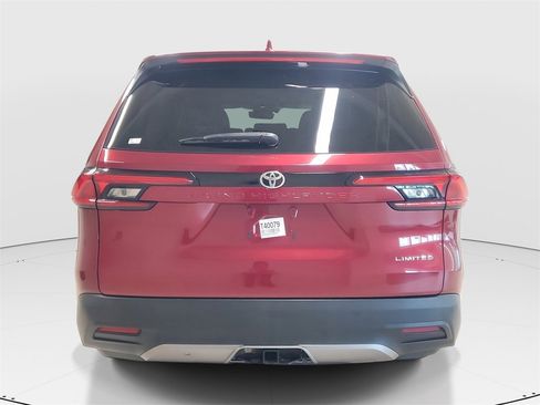 Certified 2024 Toyota Grand Highlander FWD image 6