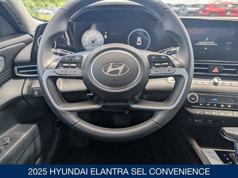 Certified 2025 Hyundai Elantra SEL FWD image 20