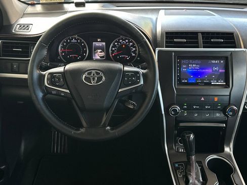Used 2015 Toyota Camry SE w/ Moonroof Package FWD image 13