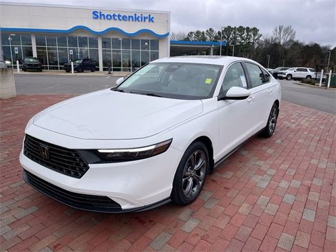 Certified 2023 Honda Accord EX image 32