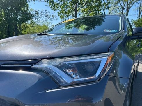 Used 2018 Toyota RAV4 LE w/ All Weather Liner Package AWD/4WD image 38