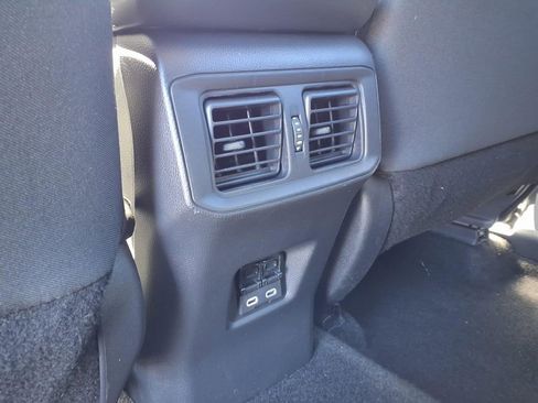 Used 2025 Toyota RAV4 XLE AWD/4WD image 23