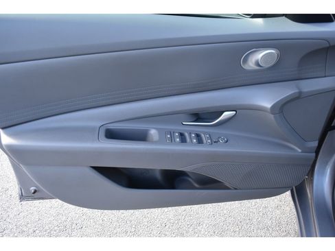 Used 2024 Hyundai Elantra SEL image 15