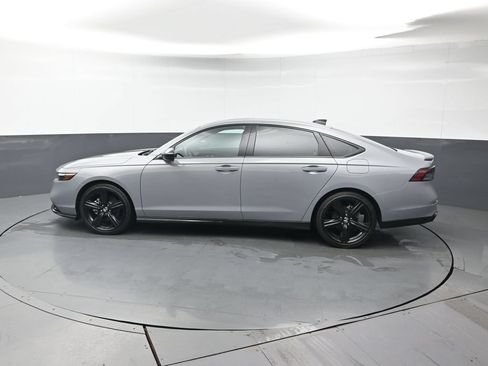 Used 2024 Honda Accord Sport image 3