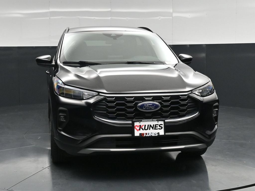 Used 2025 Ford Escape ST-Line Select AWD/4WD image 4