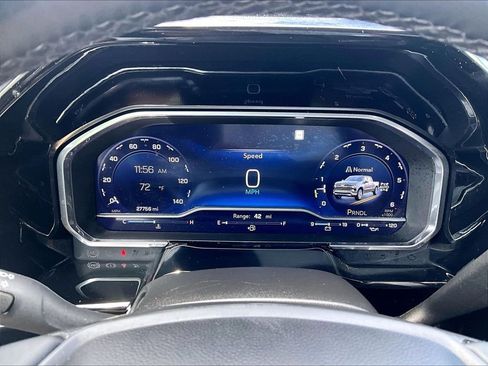 Used 2023 Chevrolet Silverado 1500 LT AWD/4WD image 25