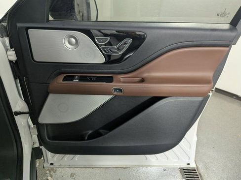 Used 2025 Lincoln Aviator Reserve w/ Equipment Group 201A image 23