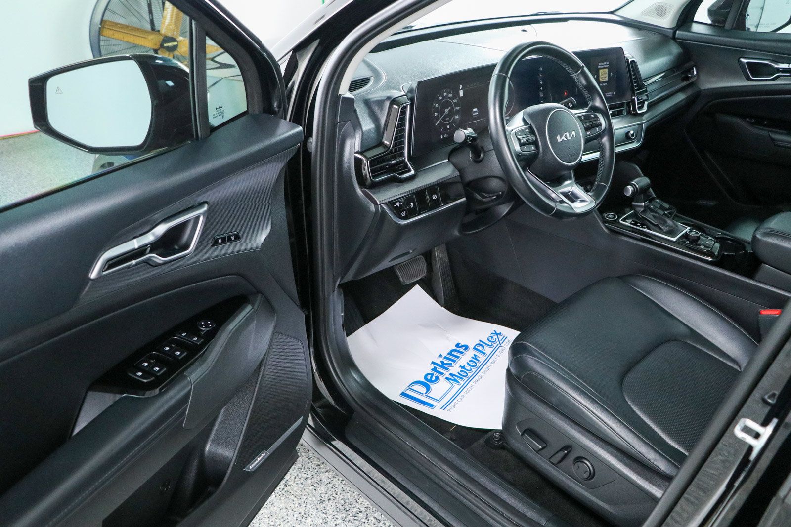 Used 2023 Kia Sportage SX FWD image 3