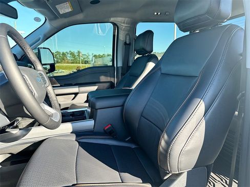 Used 2025 Ford F350 Lariat w/ Lariat Ultimate Package image 8