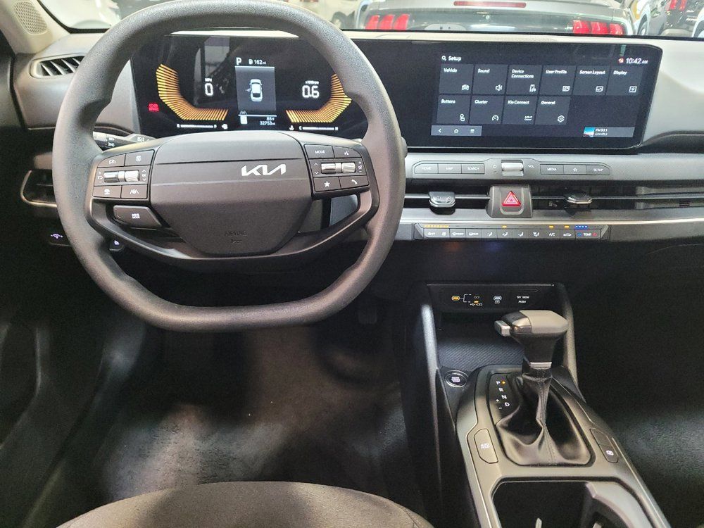 Used 2025 Kia K4 FWD image 22