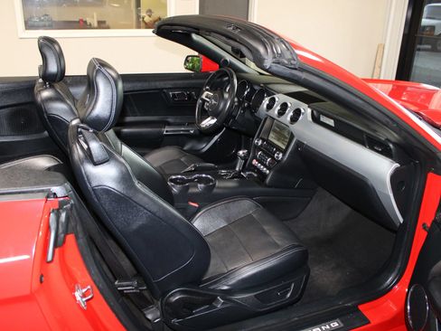 Used 2015 Ford Mustang Premium RWD image 39