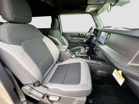 Used 2025 Ford Bronco 2-Door AWD/4WD image 25