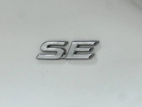 Used 2016 Toyota Camry SE FWD image 39