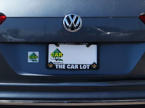 Used 2018 Volkswagen Tiguan SE w/ Panoramic Sunroof Package image 21