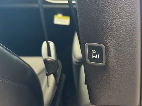 New 2026 Chrysler Pacifica Select image 28