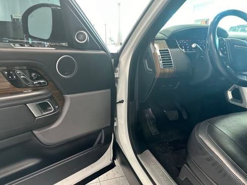 Used 2018 Land Rover Range Rover Supercharged image 12