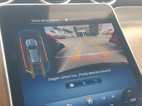 Used 2024 Mercedes-Benz GLC 300 GLC 300 image 28