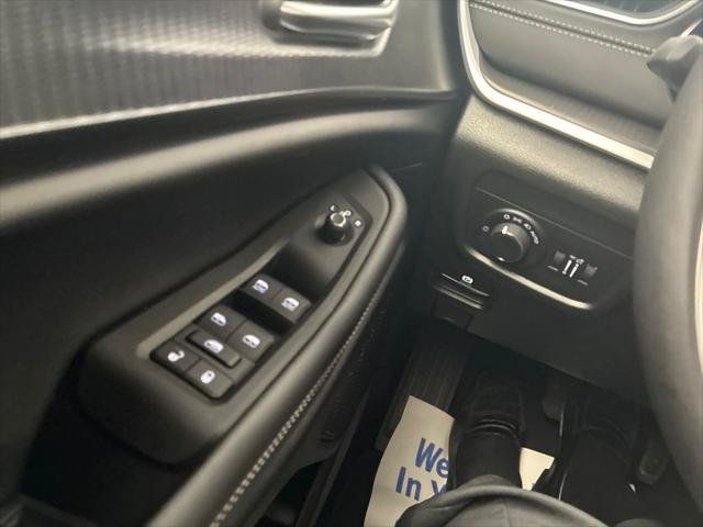 Certified 2025 Jeep Grand Cherokee L Laredo AWD/4WD image 44
