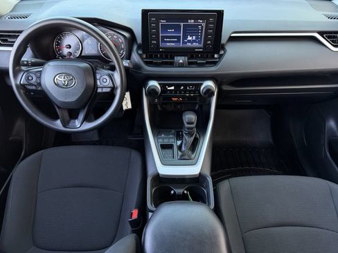 Used 2020 Toyota RAV4 LE FWD image 11