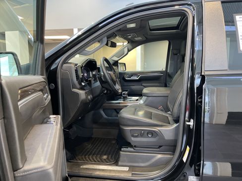 Used 2025 Chevrolet Silverado 1500 RST w/ Convenience Package II AWD/4WD image 18