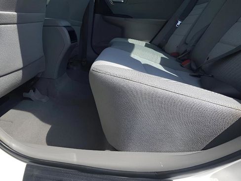 Used 2016 Toyota Camry LE FWD image 19