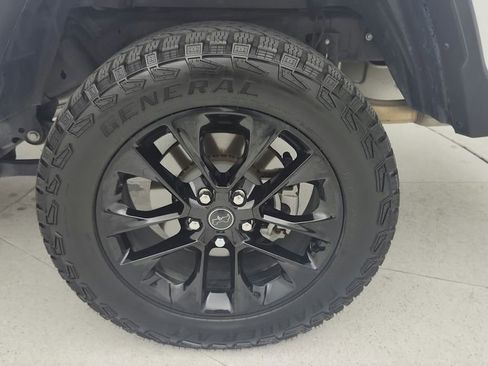 Used 2025 Jeep Gladiator Sport AWD/4WD image 47