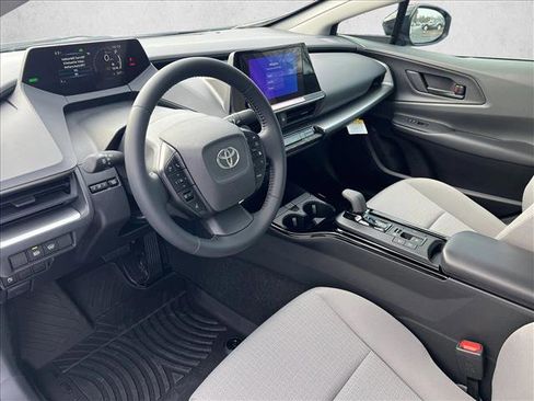 New 2026 Toyota Prius LE FWD image 3