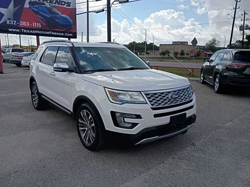 Used 2017 Ford Explorer Platinum image 7