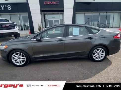 Used 2016 Ford Fusion SE image 6