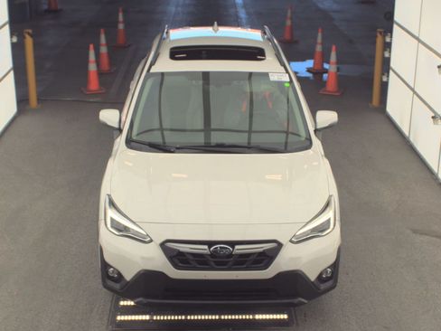 Used 2022 Subaru Crosstrek 2.5i Limited w/ Moonroof Package 1 AWD/4WD image 2