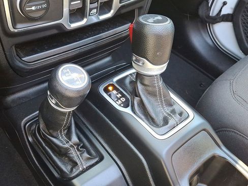 Certified 2022 Jeep Wrangler Unlimited Sahara w/ Cold Weather Group image 15