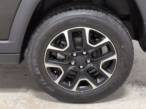 Used 2020 Jeep Compass Trailhawk image 14