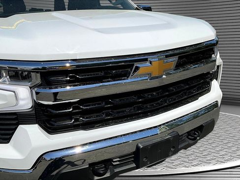 Used 2024 Chevrolet Silverado 1500 LT AWD/4WD image 24