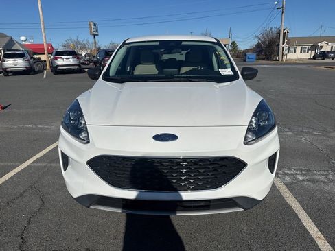 Used 2022 Ford Escape SE w/ Convenience Package image 2