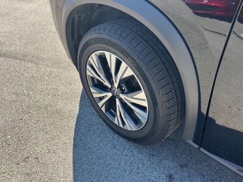 Used 2023 Nissan Rogue SV image 10