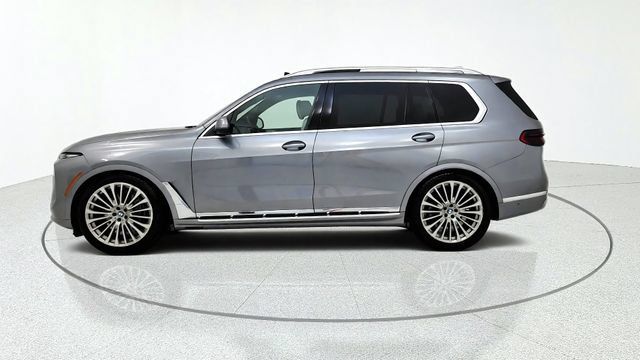 Used 2024 BMW X7 xDrive40i w/ Premium Package AWD/4WD image 5
