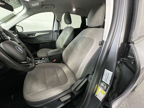 Used 2022 Ford Escape SE w/ Cold Weather Package FWD image 11