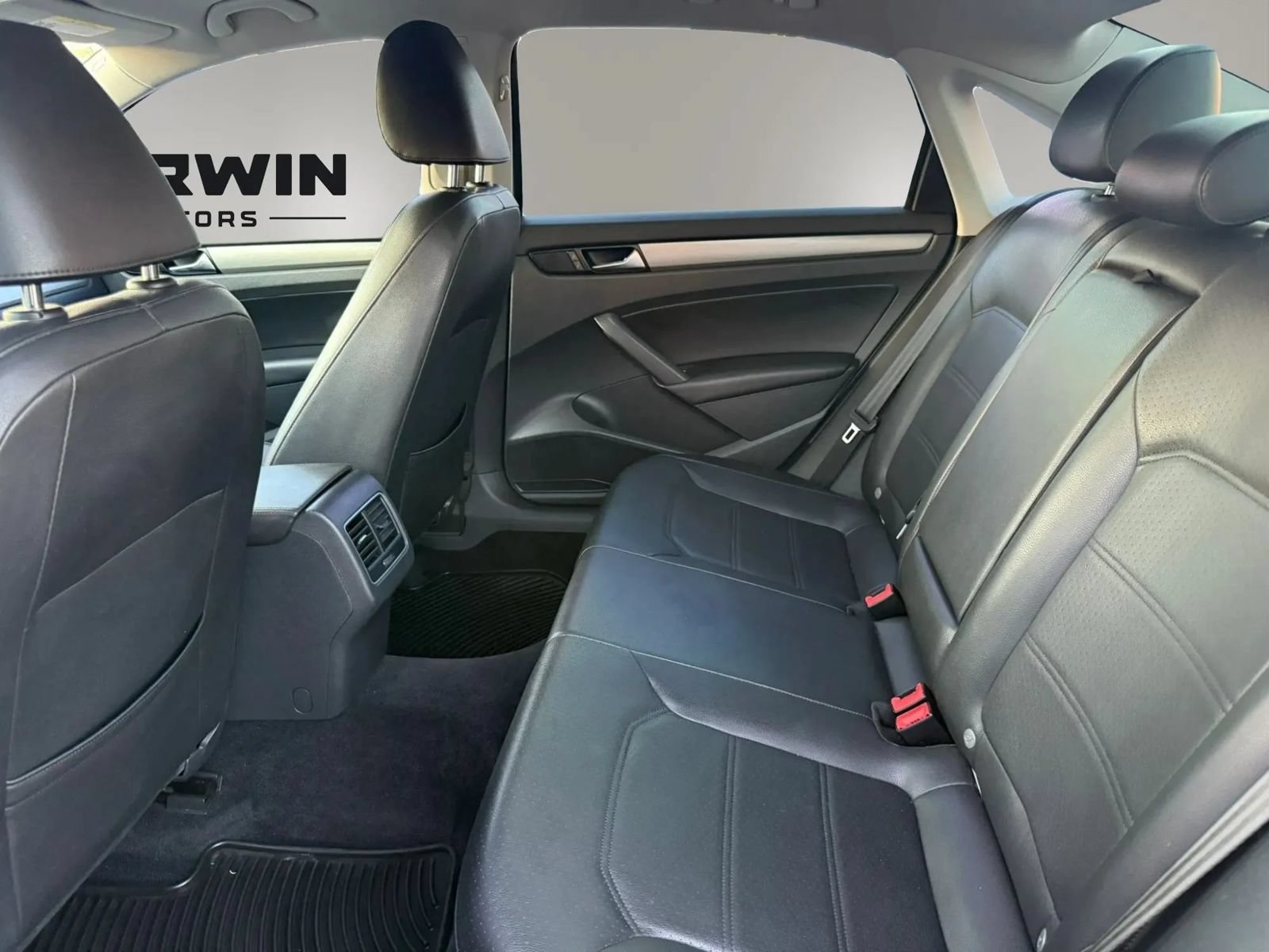 Used 2014 Volkswagen Passat 1.8T SE FWD image 25