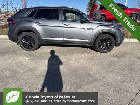 Used 2023 Volkswagen Atlas Cross Sport SE w/ Panoramic Sunroof Package image 2