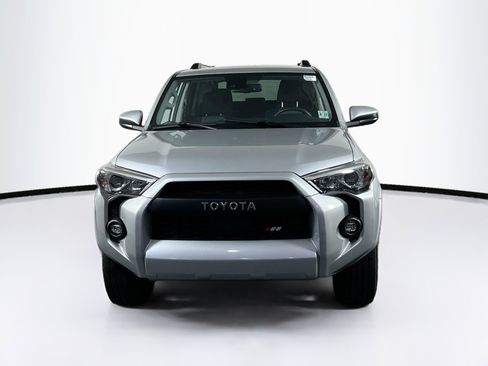Used 2022 Toyota 4Runner SR5 RWD image 2