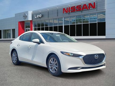 Used 2021 MAZDA MAZDA3 s FWD image 1