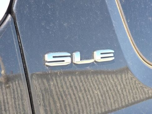 Used 2020 GMC Acadia SLE FWD image 13