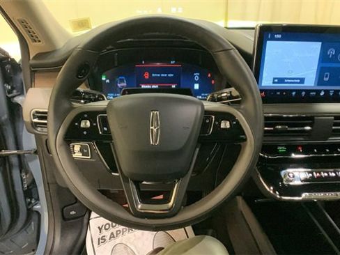 Used 2025 Lincoln Corsair Reserve w/ Equipment Group 202A image 33