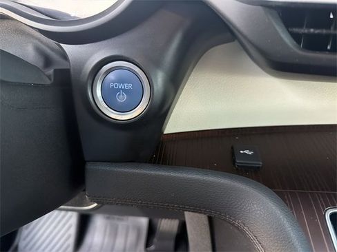 Certified 2021 Toyota Sienna XLE image 15