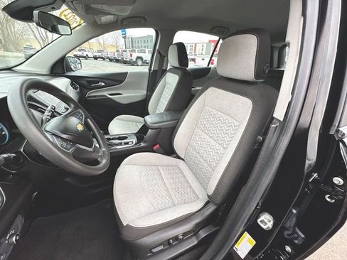 Used 2022 Chevrolet Equinox LS image 18