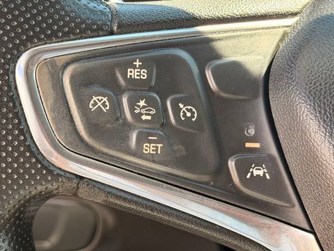 Used 2020 Chevrolet Equinox LT FWD image 23