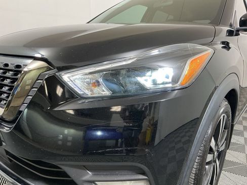 Used 2020 Nissan Kicks SR image 9