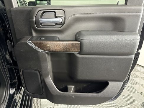 Used 2023 GMC Sierra 3500 Denali w/ Denali Ultimate Package image 26