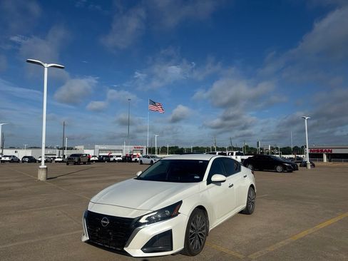 Certified 2023 Nissan Altima 2.5 SV FWD image 6